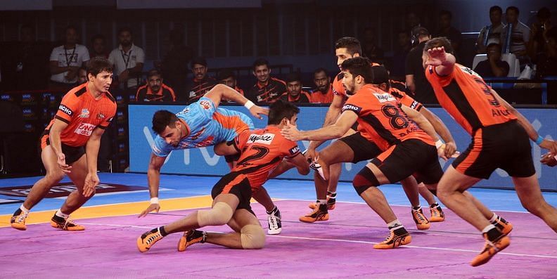 For second night in a row, Maninder Singh was exceptional but didn't receive support